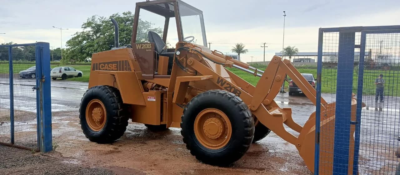 Reforma Completa — Pá Carregadeira CASE W20B